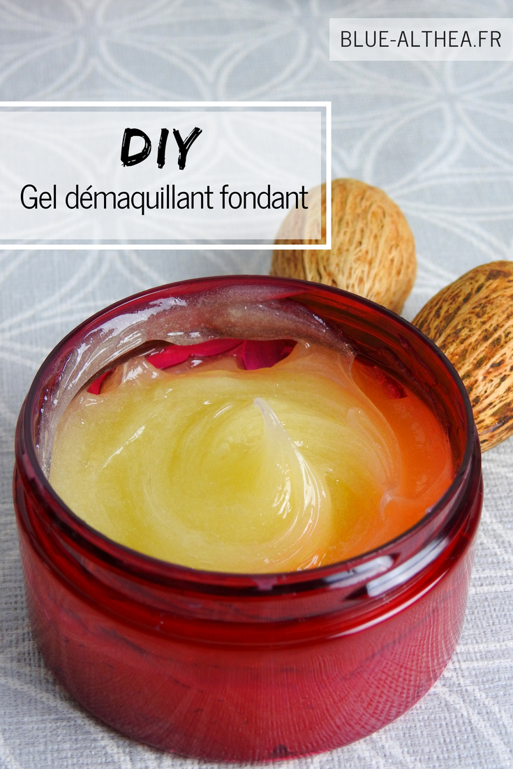 DIY de gel huileux démaquillant réalisable à froid avec seulement 3 ingrédients :) . C'est un gel qui se transforme en lait au contact de l'eau, vive la chimie Jamie !